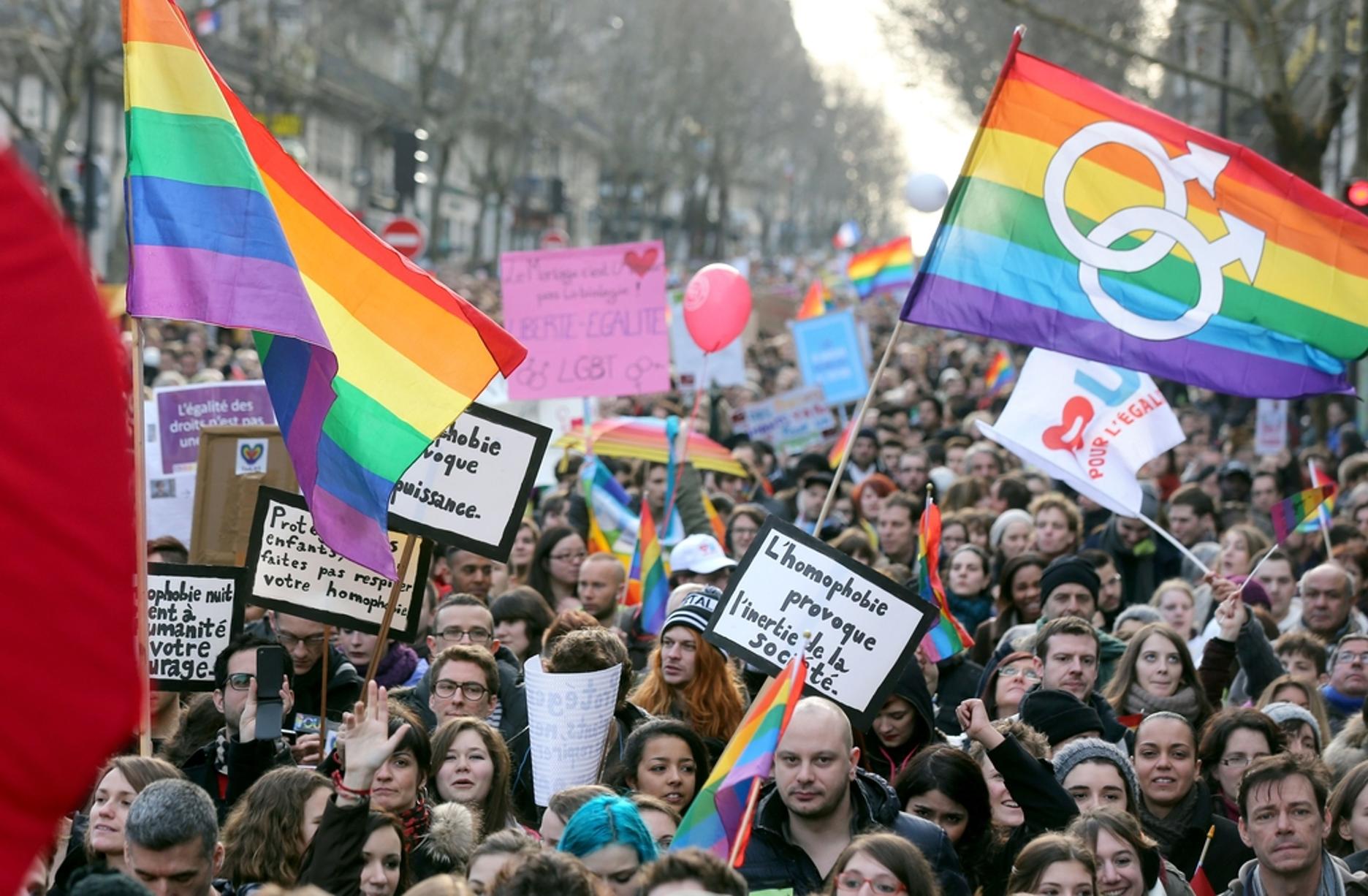 Les Slogans De La Manifestation Pour Le Mariage Homosexuel A Paris