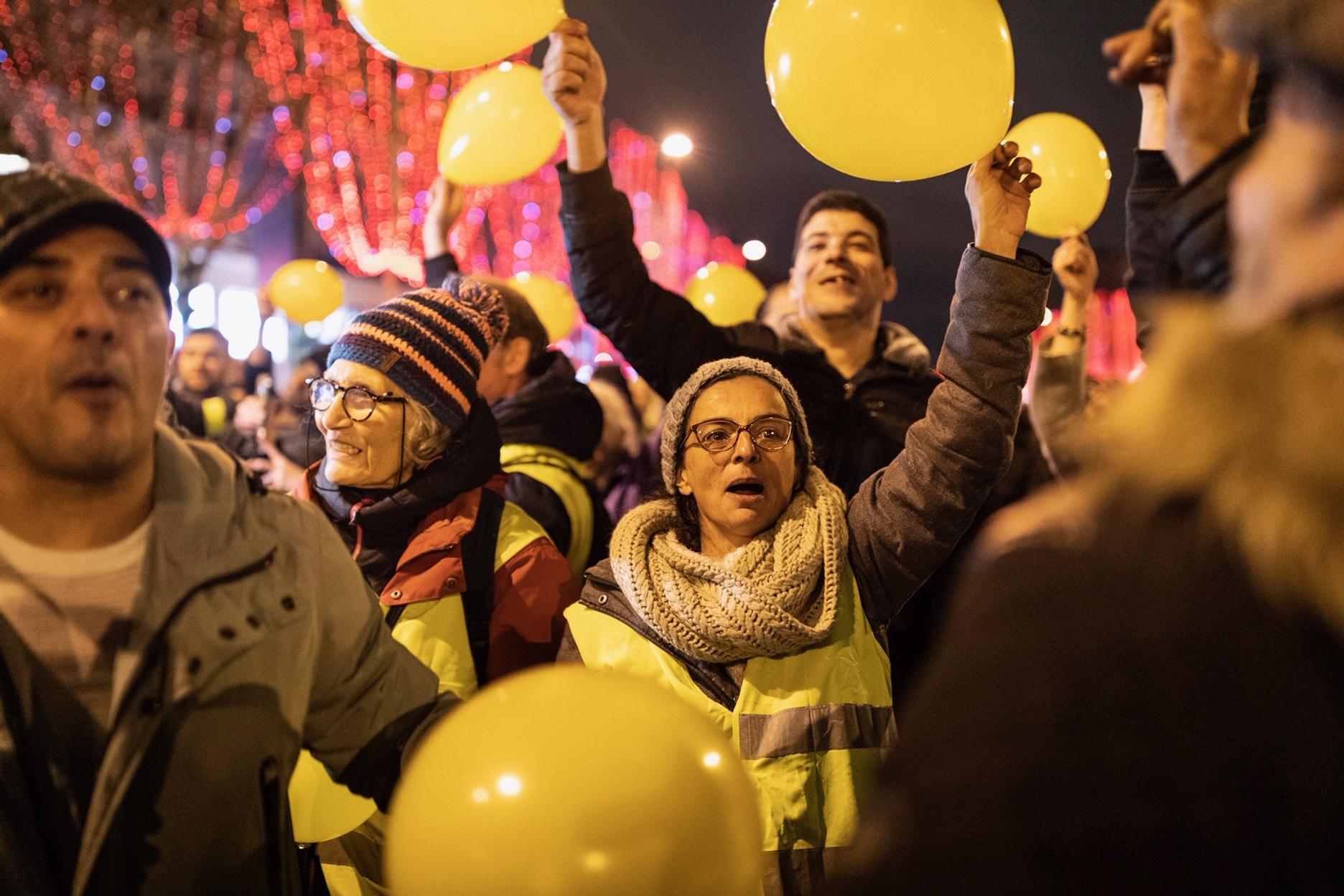 Nouvel An 2019 Les Champs Elysées Des Gilets Jaunes